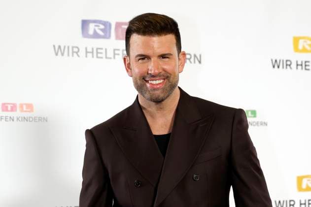Jay Khan at the 30 RTL Spendenmarathon 2025 in Studio 8 of EMG Studios Hürth, 21 11 2025 Foto:xR.xStoffelsx xFuturexImagex spendenmarathon_5807