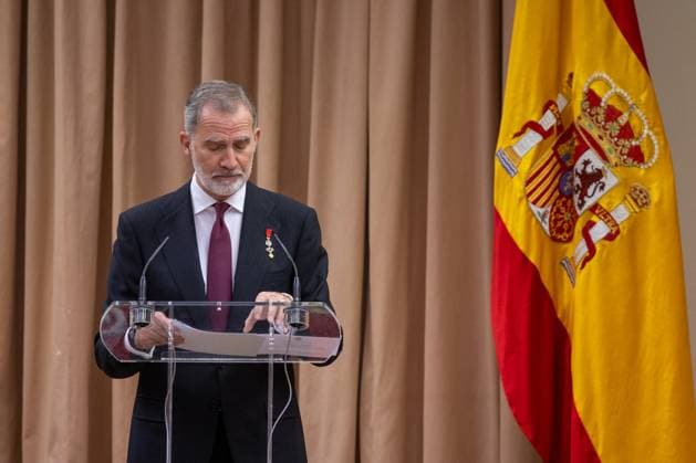 Event at the Congress: 50 Years of the Monarchy in Madrid, Spain - 21 Nov 2025 King Felipe VI delivers a speech during the colloquium 50 years later: the Crown in the transition to democracy , to commemorate the 50th anniversary of the Monarchy, in the Congress of Deputies in Madrid. Madrid Spain Copyright: xDavidxCanalesx xSOPAxImagesx DCReyesCongreso251121-19