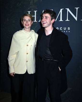 November 21, 2025, New York, Ny, United States: Jessie Buckley and Paul Mescal attend the New York Premiere of Hamnet . Held at The Whitby Hotel in New York. Zuma Press November 21, 2025. New York United States - ZUMAp281 20251121_zea_p281_002 Copyright: xPhotoxImagexPressx