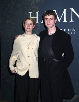 November 21, 2025, New York, Ny, United States: Jessie Buckley and Paul Mescal attend the New York Premiere of Hamnet . Held at The Whitby Hotel in New York. Zuma Press November 21, 2025. New York United States - ZUMAp281 20251121_zea_p281_003 Copyright: xPhotoxImagexPressx
