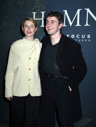 November 21, 2025, New York, Ny, United States: Jessie Buckley and Paul Mescal attend the New York Premiere of Hamnet . Held at The Whitby Hotel in New York. Zuma Press November 21, 2025. New York United States - ZUMAp281 20251121_zea_p281_004 Copyright: xPhotoxImagexPressx