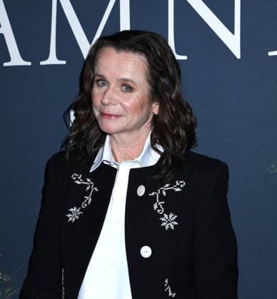 November 21, 2025, New York, Ny, United States: Emily Watson attends the New York Premiere of Hamnet . Held at The Whitby Hotel in New York. Zuma Press November 21, 2025. New York United States - ZUMAp281 20251121_zea_p281_020 Copyright: xPhotoxImagexPressx