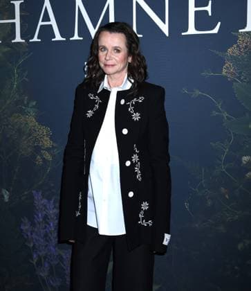 November 21, 2025, New York, Ny, United States: Emily Watson attends the New York Premiere of Hamnet . Held at The Whitby Hotel in New York. Zuma Press November 21, 2025. New York United States - ZUMAp281 20251121_zea_p281_021 Copyright: xPhotoxImagexPressx