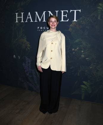 November 21, 2025, New York, Ny, United States: Jessie Buckley attends the New York Premiere of Hamnet . Held at The Whitby Hotel in New York. Zuma Press November 21, 2025. New York United States - ZUMAp281 20251121_zea_p281_037 Copyright: xPhotoxImagexPressx