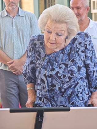 21-11-2025 Antillen Princess Beatrix visited the Public Library and the Government Guest House on the island of Sint Eustatius. Â  Copyright: xPPEx