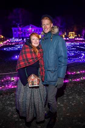 abb Enie van de Meiklokjes and Tobias Staerbo Presenter Freund as guest at the premiere Christmas at the zoo with celebrities on 21 11 2025 in Berlin Berlin Germany