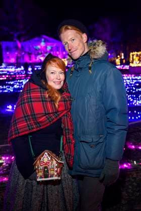 abb Enie van de Meiklokjes and Tobias Staerbo Presenter Freund as guest at the premiere Christmas at the zoo with celebrities on 21 11 2025 in Berlin Berlin Germany