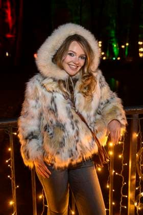 abb Marie von Bose Actress and influencer guest at the premiere Christmas at the zoo with celebrities on 21 11 2025 in Berlin Berlin Germany