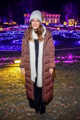 abb Johanna Klum presenter Wintermuetze as guest at the premiere Weihnachten im Tierpark with celebrities on 21 11 2025 in Berlin Berlin Germany