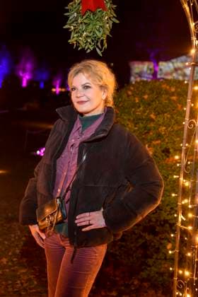 abb Eva Imhof Wetter Moderator as a guest at the premiere Christmas in the zoo with celebrities on 21 11 2025 in Berlin Berlin Germany