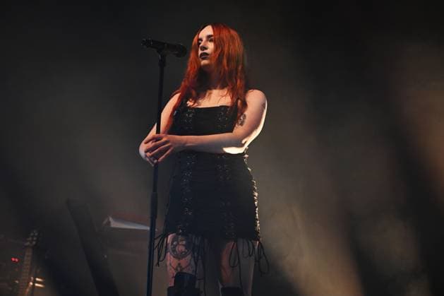 Raven Numan performing at Eventim Apollo in London LONDON, ENGLAND - NOVEMBER 21: Raven Numan performing at Eventim Apollo on November 21, 2025 in London, England. CAP MAR MAR Great Britain Copyright: xMartinxHarris CapitalxPicturesx