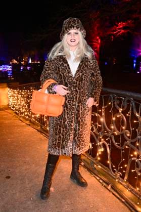 Sarah Knappik at the opening of Christmas at Tierpark 2025 at Friedrichsfelde Palace in Tierpark Berlin Berlin, 21 11 2025 Foto:xN.xKubelkax xFuturexImagex tierpark_5105