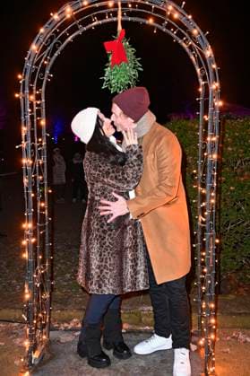 Nadja Jo Klapper and Johannes Heinrichs at the opening of Christmas at Tierpark 2025 at Friedrichsfelde Palace in Tierpark Berlin Berlin, 21 11 2025 Foto:xN.xKubelkax xFuturexImagex tierpark_5143