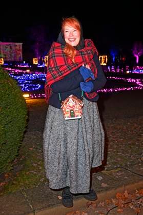 Enie van de Meiklokjes at the opening of Christmas at Tierpark 2025 at Friedrichsfelde Palace in Tierpark Berlin Berlin, 21 11 2025 Foto:xN.xKubelkax xFuturexImagex tierpark_5168