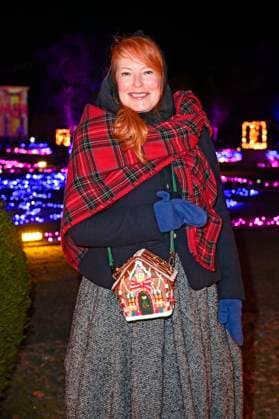 Enie van de Meiklokjes at the opening of Christmas at Tierpark 2025 at Friedrichsfelde Palace in Tierpark Berlin Berlin, 21 11 2025 Foto:xN.xKubelkax xFuturexImagex tierpark_5169