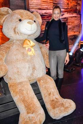 ABB Alessandra Alex Meyer Wölden Woelden with giant teddy bears Presenter guest on the donation phone in the RTL studio at the charity for the 30th anniversary of the RTL Spendenmarathon wir helfen Kindern bei RTL Deutschland on 21 11 2025 2 Donation day in Cologne Deutz NRW Germany