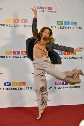 ABB Mara Bergmann presenter as a guest Red carpet in the RTL studio at the charity for the 30th anniversary of the RTL Spendenmarathon wir helfen Kindern bei RTL Deutschland on 21 11 2025 2 Donation day in Cologne Deutz NRW Germany