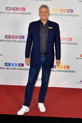 ABB Jürgen Juergen Hingsen ex 10 Kaempfer as a guest on the red carpet in the RTL studio at the charity for the 30th anniversary of the RTL Spendenmarathon wir helfen Kindern bei RTL Deutschland on 21 11 2025 2 donation day in Cologne Deutz NRW Germany