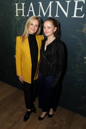 New York special screening of Focus Features Hamnet in select theaters Nov. 26th and Nationwide Dec 5th at The Whitby Hotel screening room Featuring: Samantha Bee and daughter Where: New York, New York, United States When: 21 Nov 2025 Credit: Marion Curtis StarPix for Focus Features INSTARimages EDITORIAL USE ONLY. NOT FOR USE BY NEWSPAPERS BASED IN THE UK. Copyright: xx instar55286379
