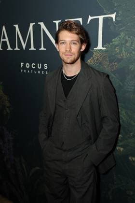 New York special screening of Focus Features Hamnet in select theaters Nov. 26th and Nationwide Dec 5th at The Whitby Hotel screening room Featuring: Joe Alwyn Where: New York, New York, United States When: 21 Nov 2025 Credit: Marion Curtis StarPix for Focus Features INSTARimages EDITORIAL USE ONLY. NOT FOR USE BY NEWSPAPERS BASED IN THE UK. Copyright: xx instar55286391
