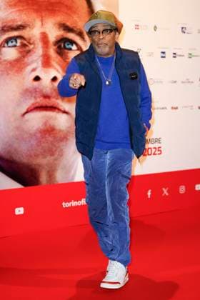 43 Turin Film Festival - Photocall TURIN, ITALY - NOVEMBER 22: Spike Lee poses at the photocall of Stella della Mole Award during the 43rd Torino Film Festival 2025 at Teatro Regio on November 22, 2025 in Turin, Italy. Photo Marco Piovanotto Abacapress.com  Copyright: xPiovanottoxMarco ABACAx