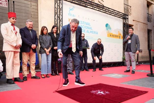 Actor John Rhys Davies unveils his star on the Almeria Walk of Fame Actor John Rhys Davies unveils his star on the Almeria Walk of Fame, November 22, 2025 in Almeria Andalusia, Spain Actor John Rhys Davies has swept this Saturday with his presence and charisma at the International Film Festival of Almeria Fical that recognizes him with its highest award for his role as Sallah, the good-natured Egyptian and ally of Indiana Jones in the films shot under the orders of Steven Spielberg, for which the fans of the saga have expressed a deep affection If you love your audience and take care of them, one day they will take care of you, said the interpreter 22 NOVEMBER 2025 Marian Leó Almeria Almeria Spain  Copyright: xMarianxLeonx 7118277