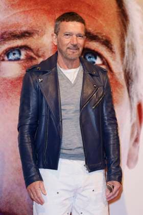 43 Turin Film Festival - Antonio Banderas at Stella della Mole Award’s photocall TURIN, ITALY - NOVEMBER 22: Antonio Banderas poses at the photocall of Stella della Mole Award during the 43rd Torino Film Festival 2025 at Teatro Regio on November 22, 2025 in Turin, Italy. Photo Marco Piovanotto Abacapress.com  Copyright: xPiovanottoxMarco ABACAx