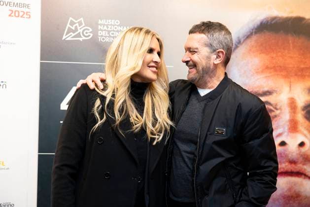 43 Turin Film Festival - Antonio Banderas TURIN, ITALY - NOVEMBER 22: Tiziana Rocca, Antonio Banderas pose after the screening of DOLOR Y GLORIA during the 43rd Torino Film Festival 2025 at Teatro Regio on November 22, 2025 in Turin, Italy. Photo Marco Piovanotto Abacapress.com  Copyright: xPiovanottoxMarco ABACAx