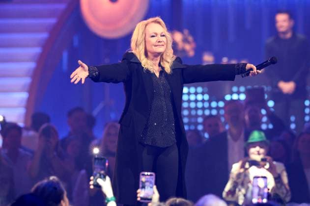 Nicole in the ZDF music show Die Giovanni Zarrella Show live from the Offenburg Exhibition Center Offenburg, 22 11 2025 Foto:xR.xSchmiegeltx xFuturexImagex zarrella_5239