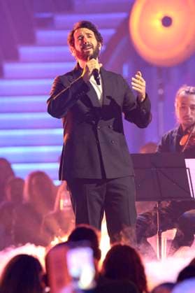 Josh Groban in the ZDF music show The Giovanni Zarrella Show live from the Offenburg Exhibition Center Offenburg, 22 11 2025 Foto:xR.xSchmiegeltx xFuturexImagex zarrella_5281