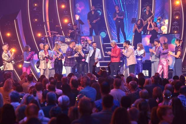 Sonia Liebing, Ben Zucker, Beatrice Egli, Stefano Zarrella, Markus and Giovanni Zarrella in the ZDF music show Die Giovanni Zarrella Show live from Messe Offenburg Offenburg, 22 11 2025 Foto:xR.xSchmiegeltx xFuturexImagex zarrella_5328