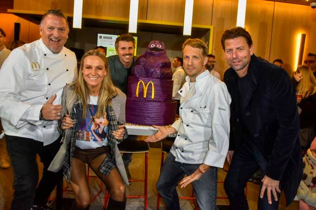 ABB Marcus and Stephanie Prünte Pruente Thore Schoelermann Oliver Pocher with Lilla opening cake Roman Weidenfeller the presenter and actor wears a white chef jacket at the reopening of the MC Donald branch Schnell Restaurant in Essen on 23 11 2025 NRW Germany