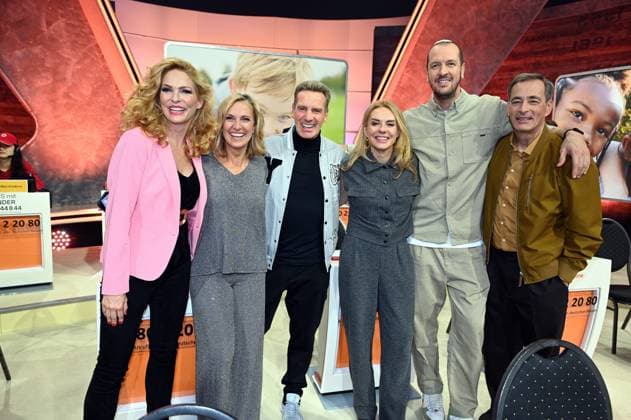 Sonya Kraus, Gesa Eberl, Jürgen Milski, Inga Leschek, Pascal Hens and Jan Sosniok, l r, take part in the 30 RTL telethon wir helfen Kindern 2025