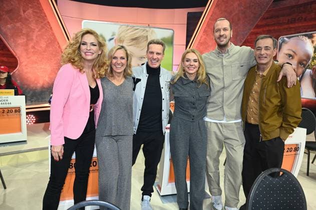 Sonya Kraus, Gesa Eberl, Jürgen Milski, Inga Leschek, Pascal Hens and Jan Sosniok, l r, take part in the 30 RTL telethon wir helfen Kindern 2025