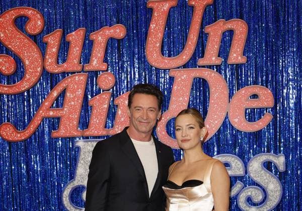 Hugh Jackman et Kate Hudson Première du film Sur un Air de Blues Song Sung Blue au Grand Rex à Paris le 23 novembre 2025 Coadic Guirec Bestimage Premiere of the film Sur un Air de Blues Song Sung Blue at the Grand Rex in Paris on November 23, 2025 Paris France  Copyright: xCOADICxGUIRECx xBESTIMAGExCOADICxGUIRECx xBESTIMAGEx