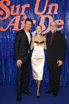Hugh Jackman, Kate Hudson et Craig Brewer Première du film Sur un Air de Blues Song Sung Blue au Grand Rex à Paris le 23 novembre 2025 Coadic Guirec Bestimage Premiere of the film Sur un Air de Blues Song Sung Blue at the Grand Rex in Paris on November 23, 2025 Paris France  Copyright: xCOADICxGUIRECx xBESTIMAGExCOADICxGUIRECx xBESTIMAGEx