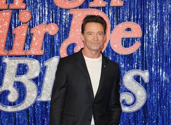Hugh Jackman Première du film Sur un Air de Blues Song Sung Blue au Grand Rex à Paris le 23 novembre 2025 Coadic Guirec Bestimage Premiere of the film Sur un Air de Blues Song Sung Blue at the Grand Rex in Paris on November 23, 2025 Paris France  Copyright: xCOADICxGUIRECx xBESTIMAGExCOADICxGUIRECx xBESTIMAGEx