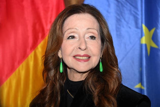 Vicky LEANDROS Saengerin, single picture, cropped single motif, portrait, portrait, portrait receives the Bavarian Order of Merit from Markus SOEDER Minister President of Bavaria and CSU Chairman at the Bavarian Order of Merit Award Ceremony in the Prinz Carl Palais in Munich on 24 11 2025