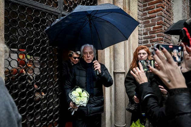 November 24, 2025, Milano, Mi, Italia: Lavezzi pictured during Ornella Vanoni s funeral in Milan Nov 24th 2025 Milano Italia  - ZUMAa289 20251124_zia_a289_106 Copyright: xNicolaxMarfisi Agfx