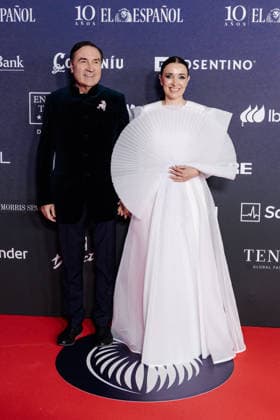 El Espanol organizes a gala to celebrate its tenth anniversary The director of the digital newspaper El Espanol , Pedro J Ramírez and the vice-president of the digital newspaper El Espanol, Cruz Sánchez De Lara, pose during the celebration of the 10th anniversary of El Espanol, at the Palacio de Cibeles, on November 24, 2025, in Madrid Spain The newspaper, chaired and directed by Pedro J Ramírez, commemorates its tenth anniversary with a gala attended by various political personalities to celebrate the newspapers trajectory 24 NOVEMBER 2025 EL ESPAÑOL X ANIVERSARIO DIARIO PERIODISMO COMUNICACIÓN Carlos Lujá Madrid Madrid Spain  Copyright: xCarlosxLujanx 7123495