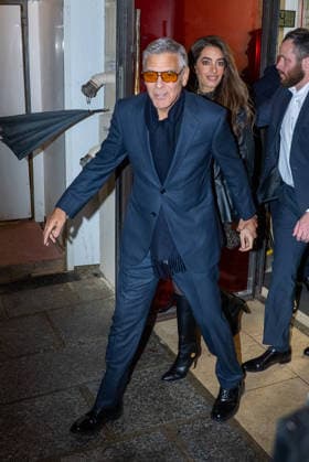 George Clooney and his wife Amal Alamuddin leaving the French premiere of the Netflix film Jay Kelly at the Christine Cinema Club in Paris, France, on November 24, 2025 Yoann Ouahcene Bestimage Celebs leaving the French premiere of the Netflix film Jay Kelly at the Christine Cinema Club in Paris, France, on November 24, 2025 Paris France  Copyright: xYoannxOuahcenex xBestimagexYoannxOuahcenex xBestimagex