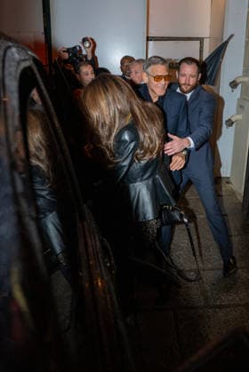 George Clooney and his wife Amal Alamuddin leaving the French premiere of the Netflix film Jay Kelly at the Christine Cinema Club in Paris, France, on November 24, 2025 Yoann Ouahcene Bestimage Celebs leaving the French premiere of the Netflix film Jay Kelly at the Christine Cinema Club in Paris, France, on November 24, 2025 Paris France  Copyright: xYoannxOuahcenex xBestimagexYoannxOuahcenex xBestimagex