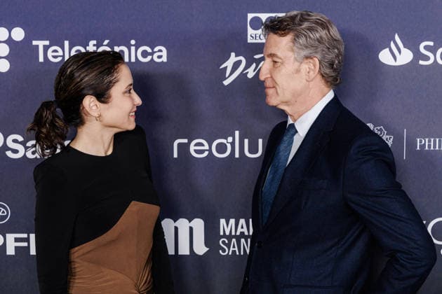 El Espanol organizes a gala to celebrate its tenth anniversary The president of the Community of Madrid, Isabel Díaz Ayuso, and the president of the Popular Party, Alberto Núnez Feijóo, pose during the celebration of the 10th anniversary of El Espanol, at the Palacio de Cibeles, on November 24, 2025, in Madrid Spain The newspaper, chaired and directed by Pedro J Ramírez, commemorates its tenth anniversary with a gala attended by various political personalities to celebrate the newspapers trajectory 24 NOVEMBER 2025 EL ESPAÑOL X ANIVERSARIO DIARIO PERIODISMO COMUNICACIÓN Carlos Lujá Madrid Madrid Spain Copyright: xCarlosxLujanx 7123689