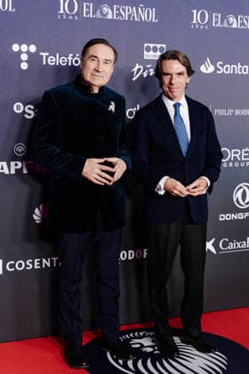 El Espanol organizes a gala to celebrate its tenth anniversary The director of the digital newspaper El Espanol, Pedro J Ramírez i , and the former president José María Aznar d , pose during the celebration of the tenth anniversary of El Espanol, at the Palacio de Cibeles, on November 24, 2025, in Madrid Spain The newspaper, Pedro J Ramírez, the president and director of the newspaper, commemorates its tenth anniversary with a gala event attended by various political personalities to celebrate the newspapers history 24 NOVEMBER 2025 EL ESPAÑOL X ANIVERSARIO DIARIO PERIODISMO COMUNICACIÓN Carlos Lujá Madrid Madrid Espana Copyright: xCarlosxLujanx 7123708