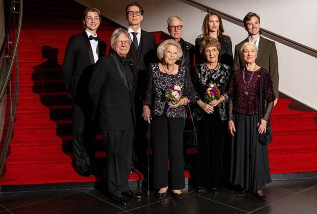 Amsterdam, The Netherlands, 2025-11-24 20:54:05 AMSTERDAM, 24-11-2025, DeLaMar. Princess Beatrix and Princess Margriet attend the 27th edition of the Dutch Ballet Gala, organized by the Dansersfonds 79 Foundation, at DeLaMar in Amsterdam. PHOTO: NLBeeld Patrick van Emst Credit: NL Beeld Patrick van Emst  Copyright: xx x