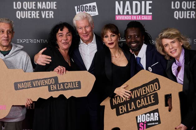 November 24, 2025, Madrid, Madrid, Spain: RICHARD GERE and ALEJANDRA GERE Lo Que Nadie Quiere Ver premiere Madrid Spain - ZUMAc260 20251124_zep_c260_016 Copyright: xMikexChicorrox