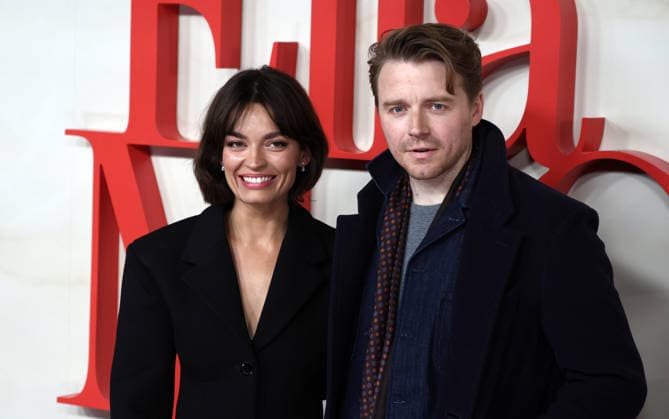 Ella McCay UK Special Screening at Picture house Central in London, UK - 24 Nov 2025 Emma Mackey and Jack Lowden attend the Ella McCay UK Special Screening at Picture house Central. London United Kingdom Copyright: xFredxDuvalx xSOPAxImagesx FD_Ella_McCay_03