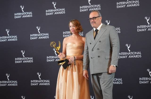 53rd International Emmy Awards NEW YORK, US - NOV 24: British actress Anna Maxwell Martin poses in the press room with The Best Performance by an Actress award for Catch Me A Killer during the 53rd International Emmy Awards Gala on Monday night, November 24, 2025, in New York City. Selcuk Acar Anadolu New York United States. Editorial use only. Please get in touch for any other usage.  Copyright: x2025xAnadoluxSelcukxAcarx