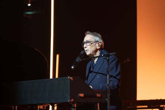 Grands Prix de la Sacem 2025 Ceremony - Paris Alain Chamfort (Prix special de la Sacem) attending the Grands Prix de la Sacem 2025 Ceremony held at Les folies Bergeres theater, in Paris, France, on November 24, 2025. Photo by Mireille Ampilhac ABACAPRESS.COM Paris France  Copyright: xAmpilhacxMireille ABACAx