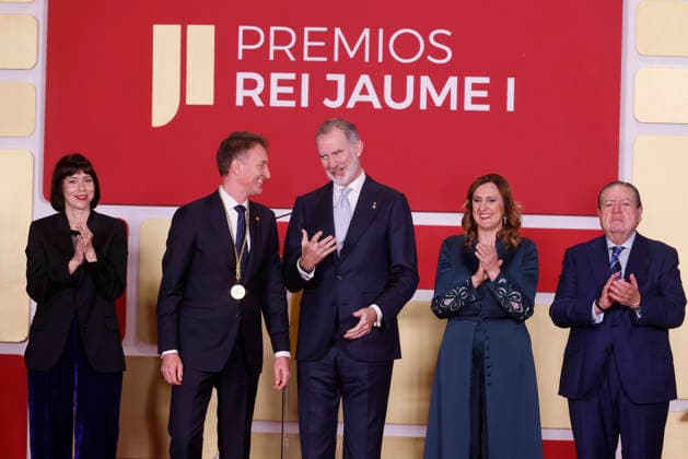 Felipe VI presides over the 37th Edition of the Rei Jaume I Awards King Felipe VI, the Mayor of Valencia, María José Catalá 2d , and the Minister of Science, Innovation and Universities, Diana Morant i , during the 37th Edition of the Rei Jaume I Awards, on November 25, 2025, in Valencia, Valencian Community Spain The Rei Jaume I Awards recognize the scientific or business careers of people who have achieved excellence in their field and have developed most of their professional careers in Spain 25 NOVEMBER 2025 Valencia, Valencian Community Valencia, Valencian Community Spain Copyright: xRoberxSolsonax 7124793
